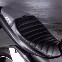 SEAT ASSY Tuck n' Roll - SV650