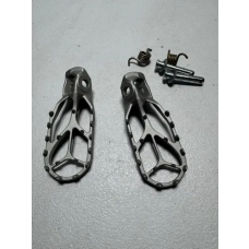Footpeg set - TC85 2025-